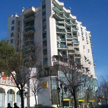 Sun Tower-Center Of Tirana公寓 外观 照片
