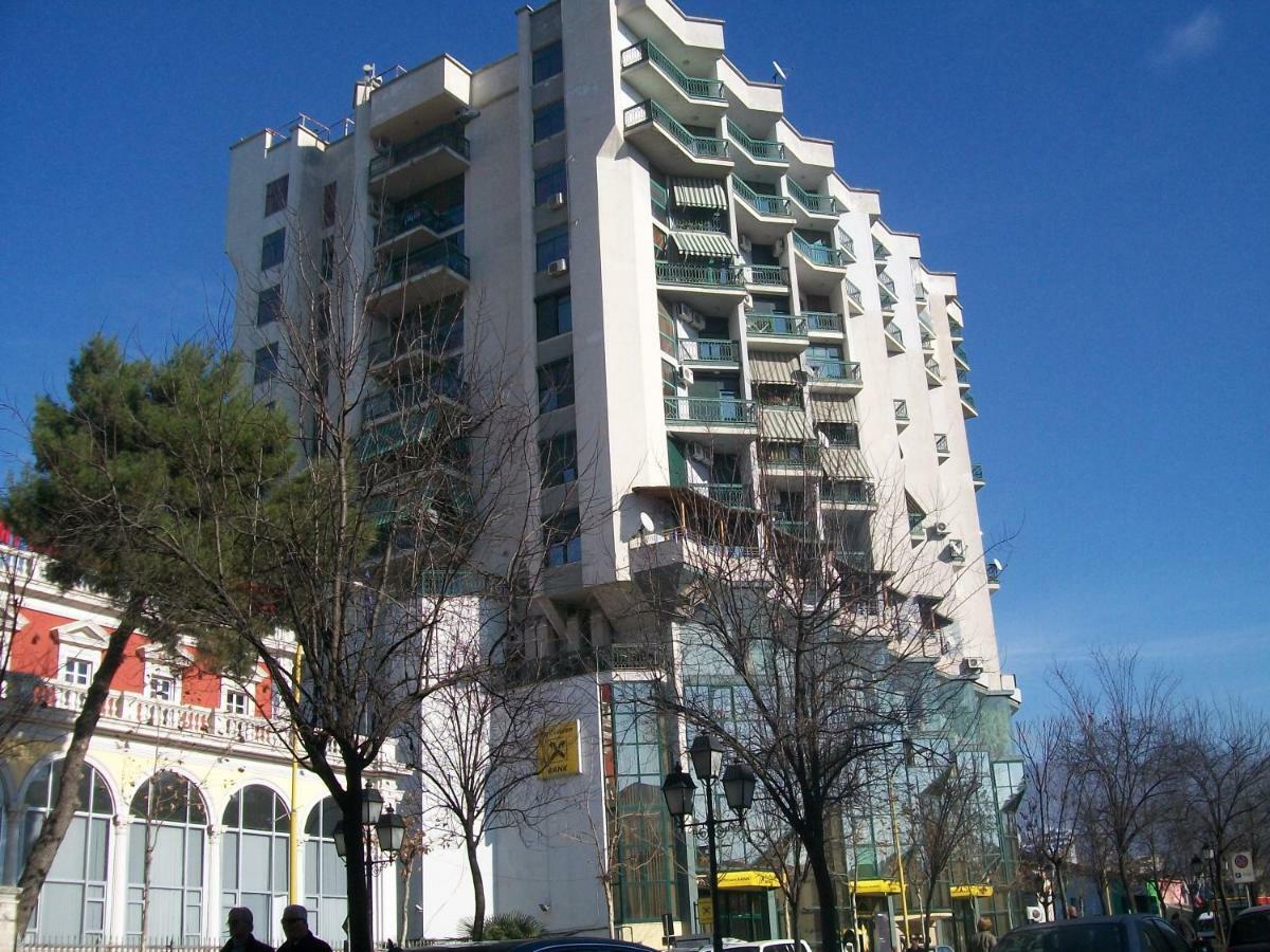 Sun Tower-Center Of Tirana公寓 外观 照片